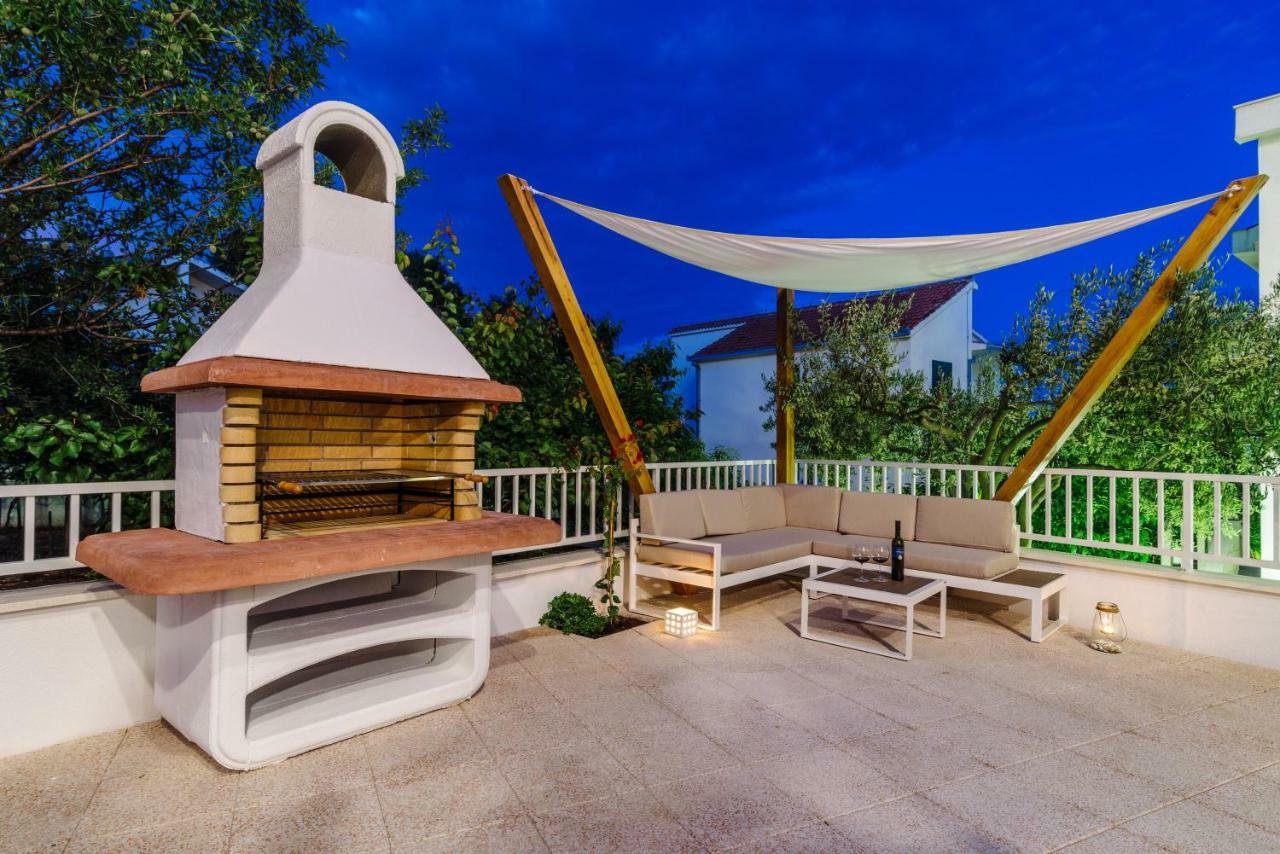 Apartments Villa Dalmatia Trogir Exteriör bild