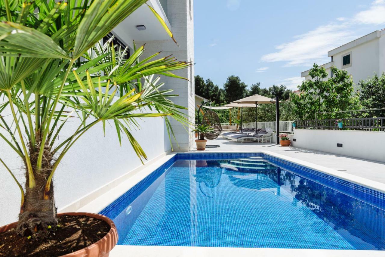 Apartments Villa Dalmatia Trogir Exteriör bild