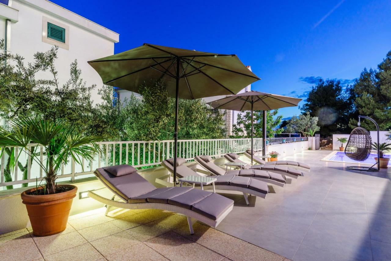 Apartments Villa Dalmatia Trogir Exteriör bild