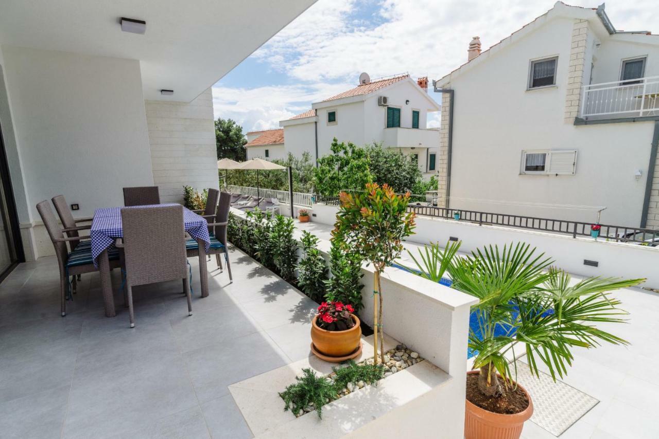 Apartments Villa Dalmatia Trogir Exteriör bild