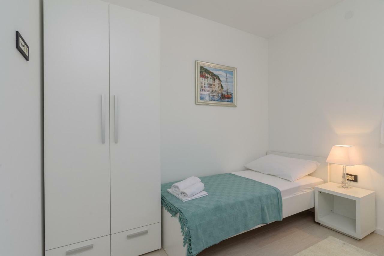 Apartments Villa Dalmatia Trogir Rum bild